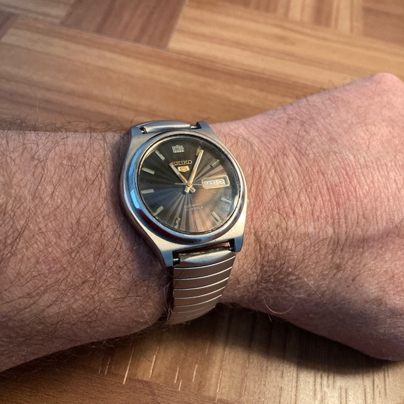 Seiko Automatic 7S26-8760 Self Winder Gray Sunburst Dial Runs Smooth 21 Jewel - Picture 7 of 7